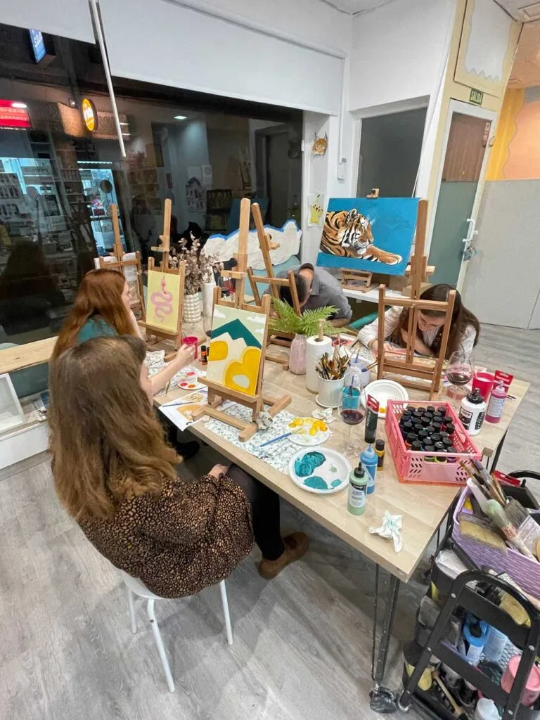 clases de pintura en arte dejando huella